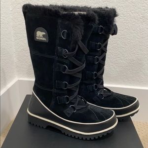 Sorel boots size 6 brand new !!!